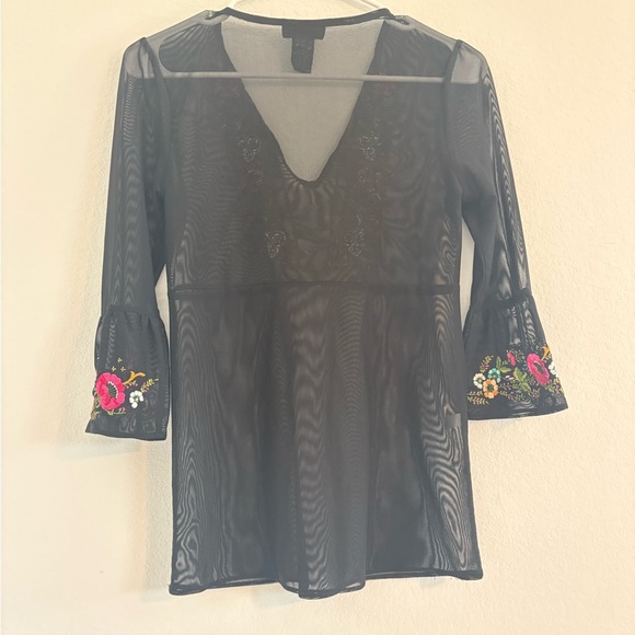 Express Embroidered Mesh Flutter Sleeve Blouse - Picture 7 of 10